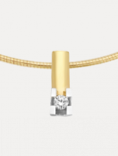 14 KARAAT GEEL- MET WITGOUDEN BICOLOR CLIP HANGER MODEL VOLLENTA MET BRILJANT.
Comfortabele robuuste stijlvolle clip hanger, model VOLONTA, met de schitterende briljant geslepen diamant in stevige witgouden zetting gevat, voor jaren lang draagplezier. prachtig te combineren met bijpassende ring en oorsieraden in halfcreool model.
deze hanger wordt zonder collier geleverd.